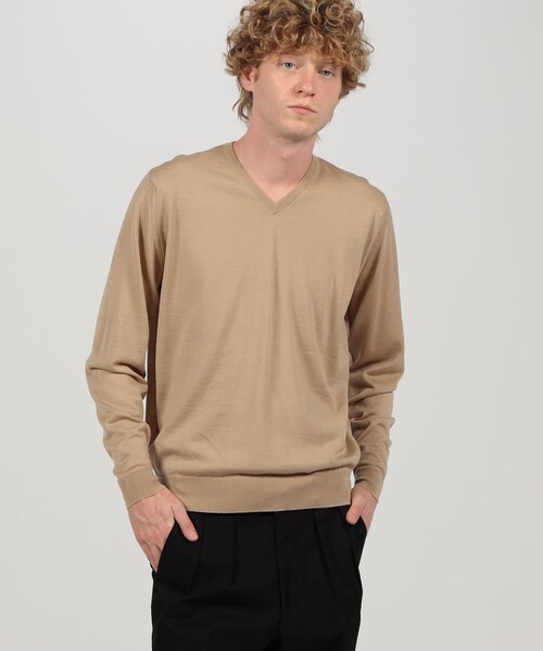 JOHN SMEDLEY(ジョンスメドレー)の「JOHN SMEDLEY PACKHAM メリノウール Vネックプルオーバーニット(ニット/セーター・メンズ・ブラック/ベージュ・L/M/S)」の3枚目の写真