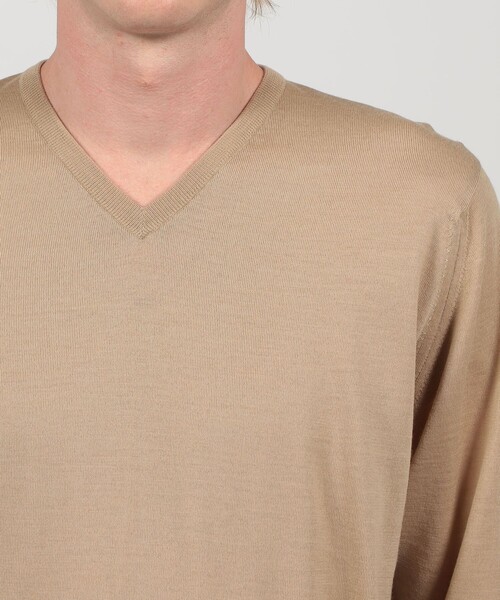 JOHN SMEDLEY(ジョンスメドレー)の「JOHN SMEDLEY PACKHAM メリノウール Vネックプルオーバーニット(ニット/セーター・メンズ・ブラック/ベージュ・L/M/S)」の7枚目の写真