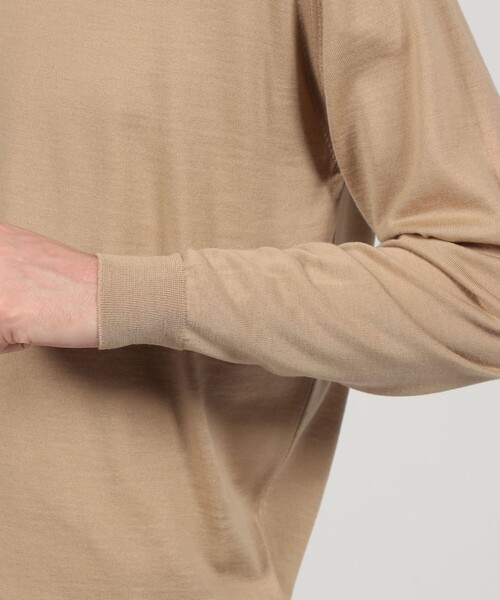 JOHN SMEDLEY(ジョンスメドレー)の「JOHN SMEDLEY PACKHAM メリノウール Vネックプルオーバーニット(ニット/セーター・メンズ・ブラック/ベージュ・L/M/S)」の9枚目の写真