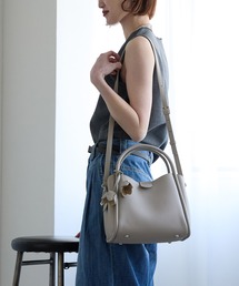 murir（ミュリール）の「フラワーチャーム付き2WAYショルダーバッグ（ショルダーバッグ）」