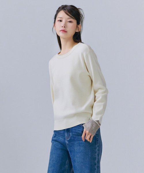CHASECULT(チェイスカルト)の「レディース 袖配色ラウンドスウェット-CFRG5261C0A(ニット/セーター・レディース・アイボリー・85/90)」の3枚目の写真