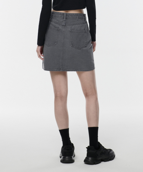 MUSINSA STANDARD WOMAN（ムシンサスタンダードウーマン）の「ウィメンズデニムミニスカート[グレー]（スカート・レディース・その他・SMALL/MEDIUM/LARGE/X-SMALL）」の2枚目の写真