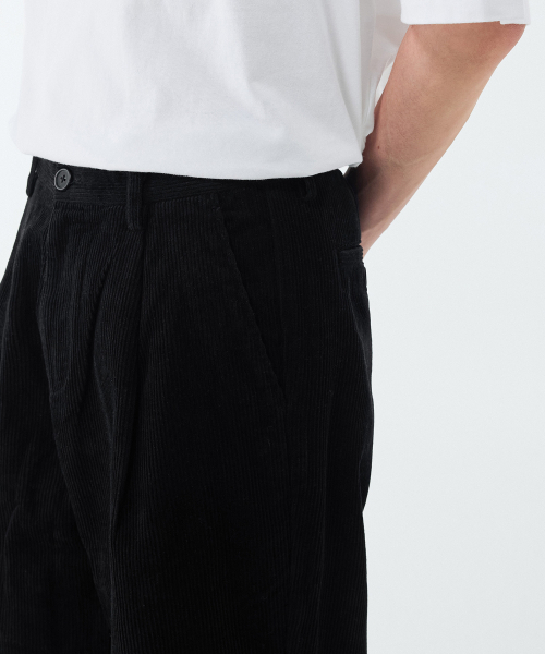 MUSINSA STANDARD（ムシンサスタンダード）の「ワイドコーデュロイパンツ[ブラック]（その他パンツ・メンズ・その他・38/36/34/32/29/30/31/33/26/27/28）」の5枚目の写真