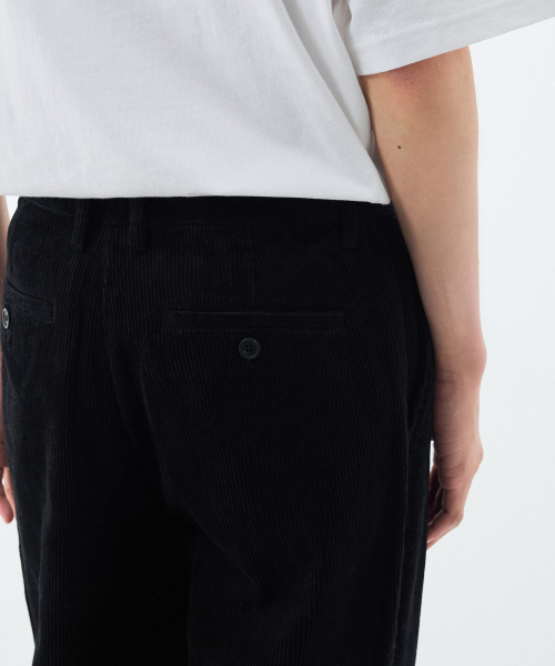 MUSINSA STANDARD（ムシンサスタンダード）の「ワイドコーデュロイパンツ[ブラック]（その他パンツ・メンズ・その他・38/36/34/32/29/30/31/33/26/27/28）」の6枚目の写真