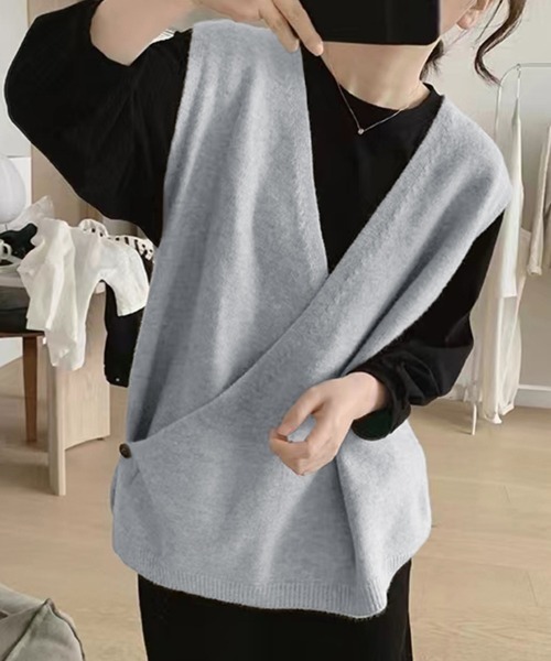 Doux Belle（ドゥーベル）の「ミニマルデザインノースリーブニットベスト（ベスト・レディース・テラコッタ/グレー/ブラック/ベージュ・FREE）」の11枚目の写真