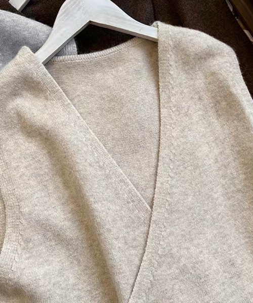 Doux Belle（ドゥーベル）の「ミニマルデザインノースリーブニットベスト（ベスト・レディース・テラコッタ/グレー/ブラック/ベージュ・FREE）」の20枚目の写真