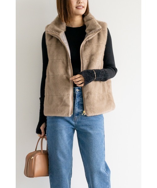 M.deux（エムドゥ）の「ボーダーキルトファーベスト（その他アウター・レディース・キャメル/ライトベージュ・MEDIUM）」の2枚目の写真