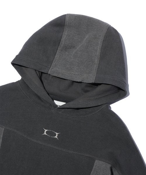 CRITIC（クリティック）の「CROP INCISION HOODIE CHARCOAL（パーカー・レディース・その他・FREE）」の3枚目の写真