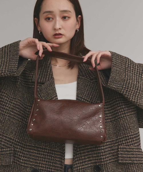 ad thie(アドティエ)の「2wayスタッズ スクエア ショルダーバッグ(ショルダーバッグ・レディース・オフホワイト/ブラック/グレー/ブラウン・FREE)」の10枚目の写真
