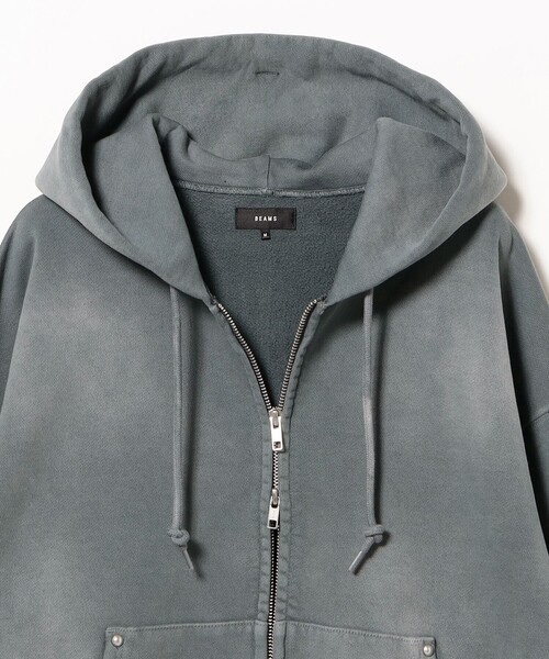BEAMS（ビームス）の「フェード リベット フルジップアップ フーディ 【ワイドショートフィット】（パーカー・メンズ・グレー/グリーン・S/M/XL/L）」の8枚目の写真