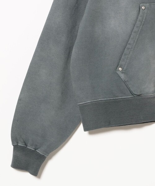 BEAMS（ビームス）の「フェード リベット フルジップアップ フーディ 【ワイドショートフィット】（パーカー・メンズ・グレー/グリーン・S/M/XL/L）」の9枚目の写真