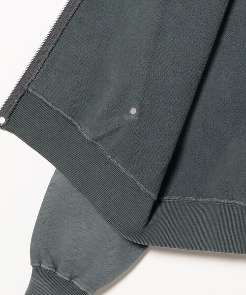 BEAMS（ビームス）の「フェード リベット フルジップアップ フーディ 【ワイドショートフィット】（パーカー・メンズ・グレー/グリーン・S/M/XL/L）」の10枚目の写真