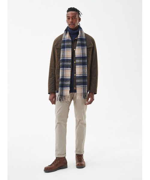 Barbour(バブアー)の「ラムズ ウール / カシミヤ ニューチェック マフラー(4色展開)(マフラー・メンズ・ブラック/グリーン/ベージュ/イエロー・ONE SIZE)」の10枚目の写真