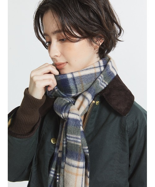 Barbour(バブアー)の「ラムズ ウール / カシミヤ ニューチェック マフラー(4色展開)(マフラー・メンズ・ブラック/グリーン/ベージュ/イエロー・ONE SIZE)」の15枚目の写真