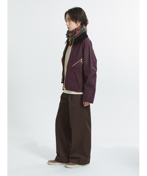 Barbour(バブアー)の「ラムズ ウール / カシミヤ ニューチェック マフラー(4色展開)(マフラー・メンズ・ブラック/グリーン/ベージュ/イエロー・ONE SIZE)」の5枚目の写真