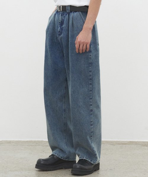 DECET(デケト)の「Dawn 2Pleats Wide Jeans DCPT007STNGRBlue(デニムパンツ・レディース・その他・26/28/30/32/34)」の1枚目の写真