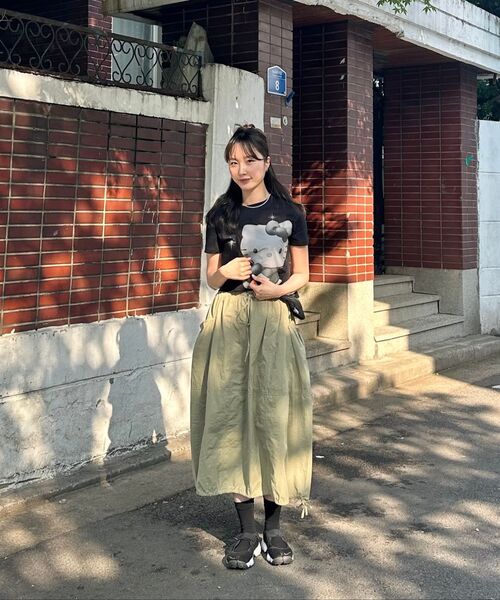 COMONINOZ（コモニノズ）の「W RIBBON BALLOON SKIRT [CREAM]（スカート・レディース・アイボリー・FREE）」の3枚目の写真