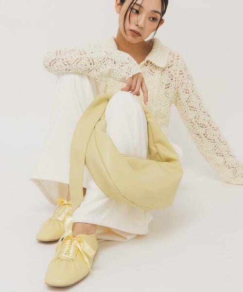 KBF（ケイビーエフ）の「サテンリボンギャザーシューズ（その他シューズ・レディース・イエロー/ブラック・36/38/37）」の5枚目の写真