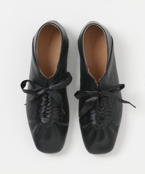 KBF（ケイビーエフ）の「サテンリボンギャザーシューズ（その他シューズ・レディース・イエロー/ブラック・36/38/37）」の19枚目の写真