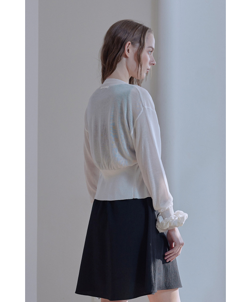 AFTERHOURS(アフターアワーズ)の「ECOVERO V-NECK FITTED CARDIGAN (WHITE)(カーディガン/ボレロ・レディース・その他・FREE)」の3枚目の写真