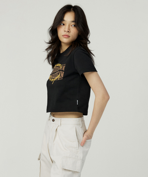 MAGOODGAN(メックウッドガン)の「ルディア 3622 フェイマスセイング スリムフィット ブラック クロップ半袖Tシャツ(Tシャツ/カットソー・レディース・その他・MEDIUM/SMALL)」の2枚目の写真