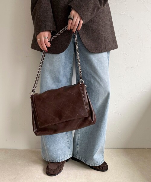 fredy emue（フレディエミュ）の「キルト柄チェーンバッグ（ショルダーバッグ・レディース・ブラック/ブラウン・FREE）」の4枚目の写真