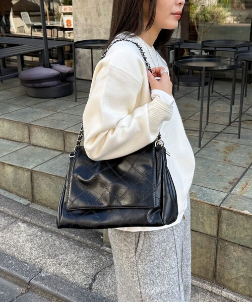 fredy emue（フレディエミュ）の「キルト柄チェーンバッグ（ショルダーバッグ・レディース・ブラック/ブラウン・FREE）」の6枚目の写真