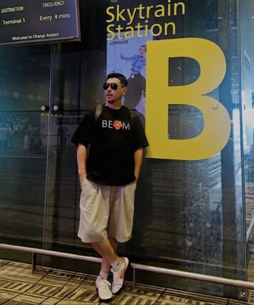 BEOM（ボム）の「ブラッディフラワー オーバーサイズ Tシャツ ブラック（Tシャツ/カットソー・メンズ・その他・1/2）」の5枚目の写真