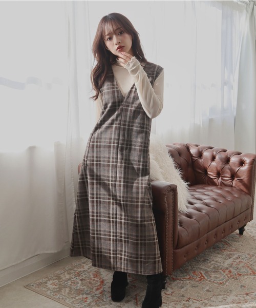 CECIL McBEE（セシルマクビー）の「ウールライク深Vネックチェックジャンスカ（ワンピース・レディース・ブラウン・MEDIUM/LARGE）」の2枚目の写真