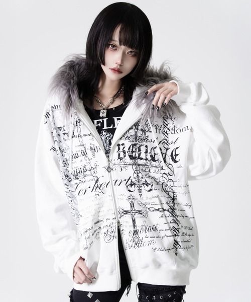 REFLEM（レフレム）の「『REFLEM/レフレム』ファー付きタイポZIPフーディー/ジップパーカー（パーカー・レディース・ホワイト/ブラック・L/M）」の2枚目の写真