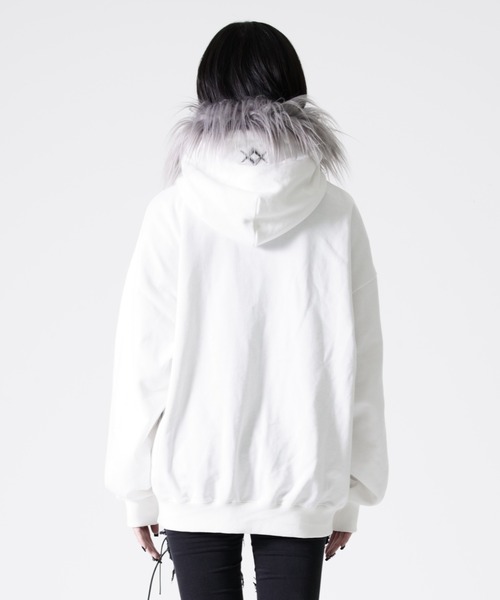 REFLEM（レフレム）の「『REFLEM/レフレム』ファー付きタイポZIPフーディー/ジップパーカー（パーカー・レディース・ホワイト/ブラック・L/M）」の20枚目の写真