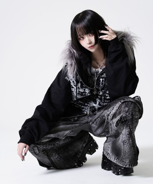 REFLEM（レフレム）の「『REFLEM/レフレム』ファー付きタイポZIPフーディー/ジップパーカー（パーカー・レディース・ホワイト/ブラック・L/M）」の13枚目の写真