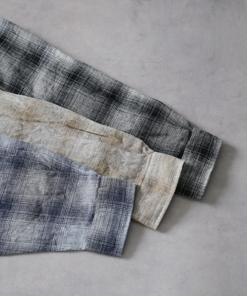 JOURNAL STANDARD J.S HOMESTEAD（ジャーナルスタンダードホームステッド）の「Stead / リネン オンブレ ジップ シャツ（シャツ/ブラウス・メンズ・ネイビー/ベージュ/ブラック・LARGE/MEDIUM）」の6枚目の写真