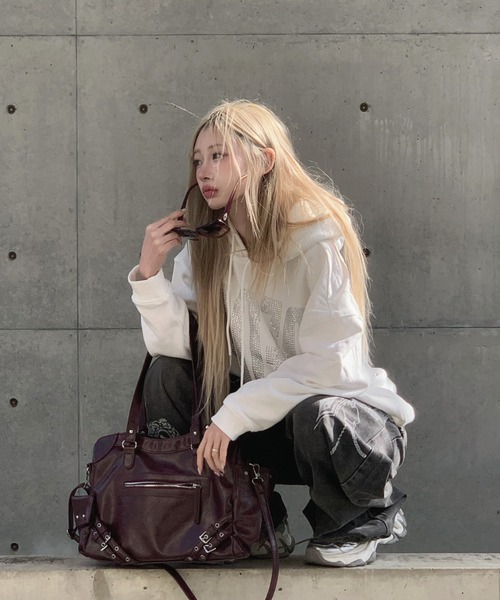 KsG(ケーエスジー)の「ビッグロゴラインストーンパーカー(パーカー・レディース・グレー/ブラック/ホワイト・SMALL/MEDIUM)」の4枚目の写真