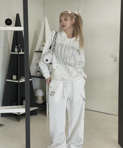 KsG(ケーエスジー)の「ビッグロゴラインストーンパーカー(パーカー・レディース・グレー/ブラック/ホワイト・SMALL/MEDIUM)」の16枚目の写真