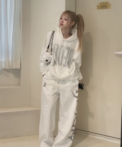 KsG(ケーエスジー)の「ビッグロゴラインストーンパーカー(パーカー・レディース・グレー/ブラック/ホワイト・SMALL/MEDIUM)」の15枚目の写真