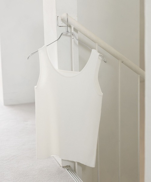 Andemiu（アンデミュウ）の「2WAYニットノースリーブ645332（タンクトップ・レディース・ブラック/オフホワイト/ブルーグレー/モカ・FREE）」の2枚目の写真