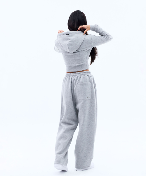 MIHAK(ミハク)の「メタルプレート起毛スウェットパンツ(グレー)(スウェットパンツ・メンズ・その他・1/2/3)」の2枚目の写真