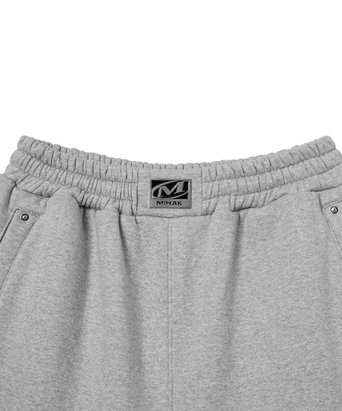 MIHAK(ミハク)の「メタルプレート起毛スウェットパンツ(グレー)(スウェットパンツ・メンズ・その他・1/2/3)」の6枚目の写真