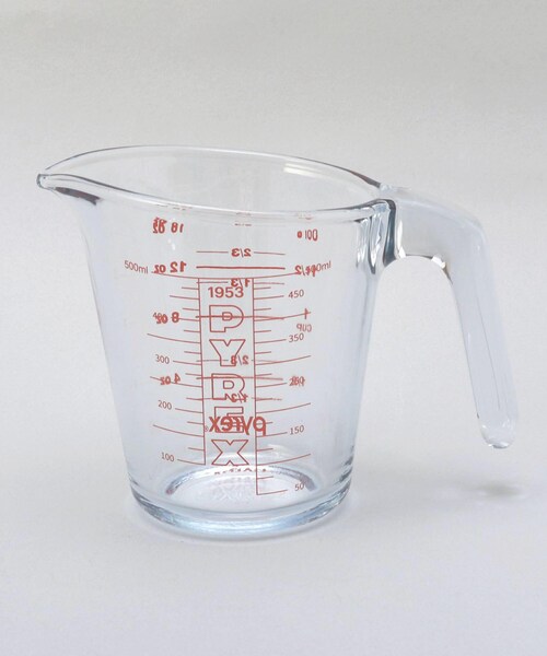 212 KITCHEN STORE(トゥワントゥキッチンストア)の「メジャーカップ500ml レトロエディション1953 <Pyrex パイレックス>(キッチンツール・レディース・その他・00)」の1枚目の写真