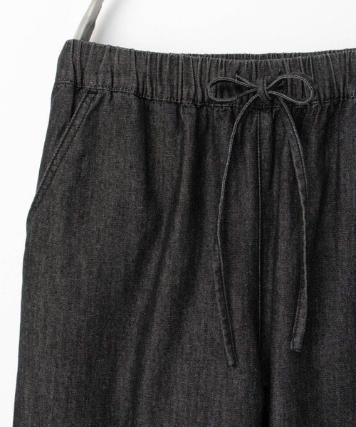Honeys(ハニーズ)の「デニムイージーパンツ(股下69cm)(デニムパンツ・レディース・グレー/インディゴブルー/ライトグレー/ブラック/アイボリー/ライトブルー・LL/L/S/M)」の13枚目の写真