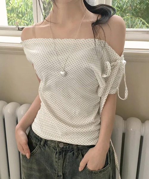 SHEPP(シープ)の「【半袖】ストラップチョーカー付ドット柄ワンショルトップス(Tシャツ/カットソー・レディース・ホワイト/ブラック/ピンク・L/M)」の4枚目の写真