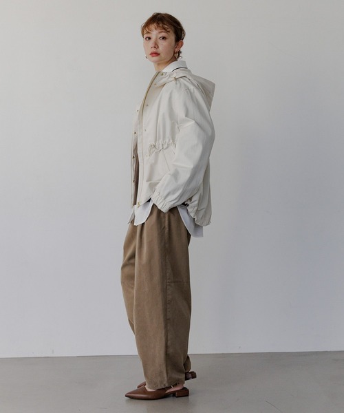 BAYFLOW（ベイフロー）の「[撥水加工付き]フレフィットスリングバックフラットシューズ（パンプス・レディース・ブラック/ブラウン・LARGE/MEDIUM）」の4枚目の写真