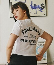 FAKE CAMPER（フェイクキャンパー）の「ウィメンズ レディース クロップオリジナルビンテージ半袖Tシャツ [ホワイト]（Tシャツ/カットソー）」