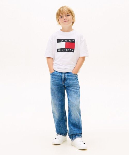 TOMMY HILFIGER（トミーヒルフィガー）の「BOYS ヘリテージプリントフラッグTシャツ（Tシャツ/カットソー・キッズ・ホワイト・150cm/160cm/130cm/140cm）」の3枚目の写真