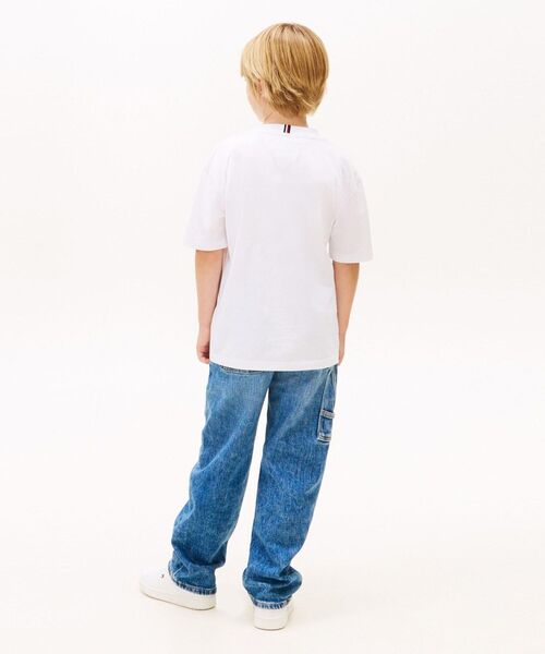 TOMMY HILFIGER（トミーヒルフィガー）の「BOYS ヘリテージプリントフラッグTシャツ（Tシャツ/カットソー・キッズ・ホワイト・150cm/160cm/130cm/140cm）」の4枚目の写真