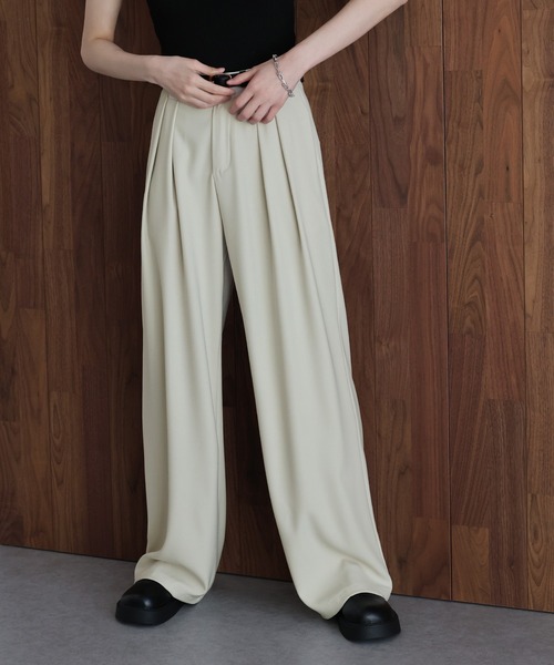 J by blue（ジェイバイブルー）の「《2サイズ展開》ダブルタックスラックス（その他パンツ・レディース・ブラック/チャコールグレー/ベージュ・MEDIUM/LARGE）」の4枚目の写真