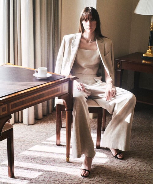 allureville（アルアバイル）の「シャークスキンワイドパンツ（その他パンツ・レディース・ベージュ・1/2）」の3枚目の写真