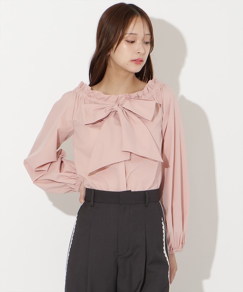 AND COUTURE（アンドクチュール）の「ドロストボウタイ2WAYブラウス（シャツ/ブラウス・レディース・サックスブルー/オフホワイト/ネイビー/ピンク・FREE）」の17枚目の写真