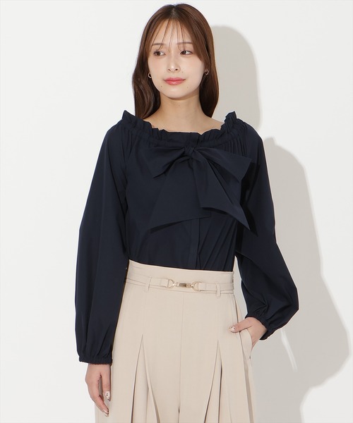 AND COUTURE（アンドクチュール）の「ドロストボウタイ2WAYブラウス（シャツ/ブラウス・レディース・サックスブルー/オフホワイト/ネイビー/ピンク・FREE）」の5枚目の写真